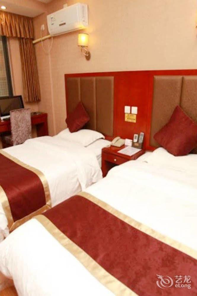 Helun Hotel Chengdu Exterior photo